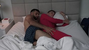 sexo gay durmiendo